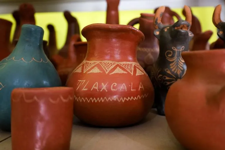El arte del barro bruñido en Tlaxcala 1 El arte del barro bruñido en Tlaxcala