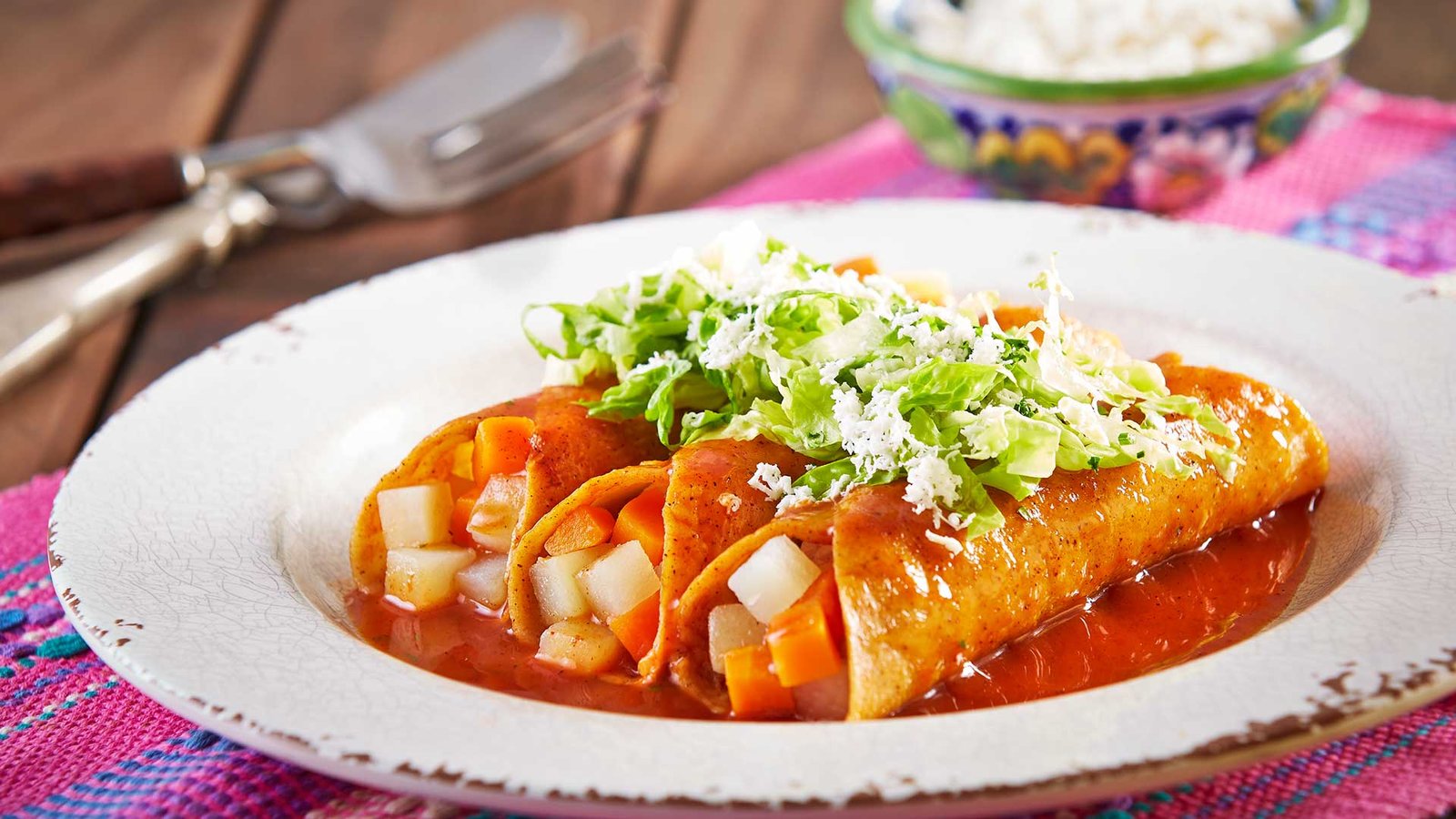 Enchiladas: plato emblemático de la gastronomía mexicana 1 Enchiladas: plato emblemático de la gastronomía mexicana