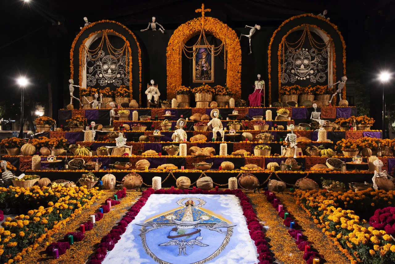 Las tradiciones religiosas mexicanas en el Día de Muertos 1 Las tradiciones religiosas mexicanas en el Día de Muertos