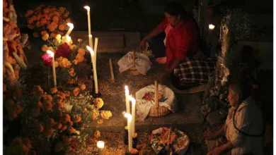 Recorriendo los altares de Día de Muertos en Janitzio 2 Recorriendo los altares de Día de Muertos en Janitzio